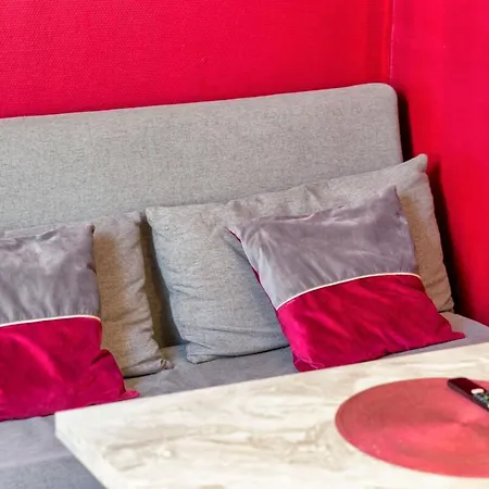Apartment Le Red Touch Joli F2 Au Coeur De ! Rouen